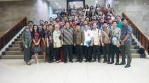 Menteri Perindustrian, Airlangga Hartarto berfoto bersama Kader Bangsa Fellowship di Kantor Kementerian Perindustrian