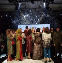 Penutupan Indonesia Fashion Week 2022 (foto: Muljadi Suganda/INDUSTRY.co.id)