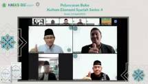(dari kiri kanan) Wakil Direktur Utama 2 BSI , Abdullah Firman Wibowo; Direktur Ekosistem Infrastruktur Ekosistem Syariah, KNEKS, Sutan Emir Hidayat; Direktur Eksekutif Laznas BSMU, Sukoriyanto Saputro; Ketua Lembaga Pentashih Buku dan Konten Keislaman (LPBKI) MUI, Endang Soetari dalam peluncuran Buku Kultum Ekonomi Syariah Series 4 