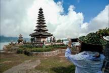 Ilustrasi Wisatawan Berkunjung ke Bali (Foto: Kemenparekraf)