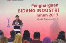 Menperin Berikan Penghargaan Bidang Industri Bagi Masyarakat yang Berprestasi Dalam Pengembangan Sektor Industri