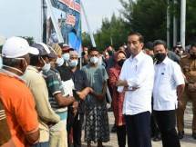 Presiden Jokowi dan nelayan Gresik Jatim