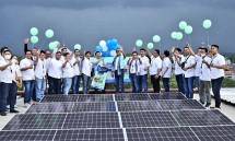 Pasang Solar Panel, CEO FIF Group Komitmen Kurangi Emisi Gas Rumah Kaca