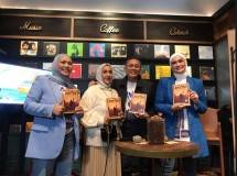 Peluncuran Buku Rantau karya Futri Zulya dan Zita Anjani, yang mengisahkan perjuangan ayah mereka Zulkifli Hasan (Foto: Chodijah Febriyani/Industry.co.id)