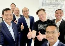 Dubea Rosan, Menko Luhut, Anindya Bakrie bersama Elon Musk di Texas AS (dok INDUSTRY.co.id)