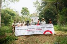 Telkom menginisiasi digitalisasi di bidang lingkungan melalui program reboisasi dan konservasi hutan binaan berbasis digital dengan penggunaan Geographic Information System (GIS) sebagai sistem monitoring tumbuh kembang pohon. 