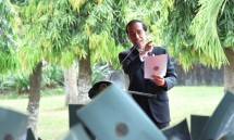 Presiden Jokowi menyerahkan 5.903 sertifikat di Bali (Foto: Humas/Oji)
