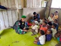 Cegah Penyakit Filariasis, Satgas Yonif 126 Kala Cakti Periksa Kesehatan Anak Papua