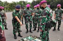 Asops KASAL Bersama Asops Dankormar Periksa Kesiapan Satgas Marinir