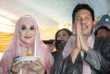 Artis Paramitha Rusady Beri Kado Istimewa kepada Produser H Faisal 