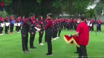 Presiden RI Joko Widodo (Jokowi) menerima kontingen Indonesia yang telah berjuang di SEA Games ke-31 di Vietnam, sekaligus menyerahkan bonus apresiasi bagi para atlet dan para pelatih. Acara tersebut digelar di halaman Istana Merdeka, Jakarta, Senin (13/06/2022) pagi. 