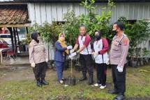Asabri Sosialisasi dan Penanaman Pohon di Polresta Serang Kota