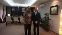 Menteri Airlangga Bertemu Bos Blackberry Bahas Perkembangan Bisnis dan Teknologi