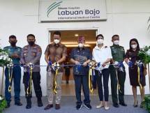 Wakil Presiden Direktur Siloam Hospitals Group Caroline Riady (baju Putih) 