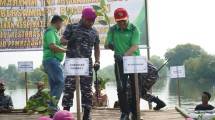 Pegadaian Tanam 5000 Pohon di Teluk Naga
