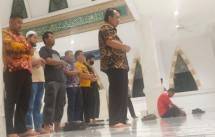 Kisah Netizen Shalat Diimami Ketua MA RI