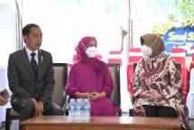 Presiden Jokowi dan Ibu Iriana Takziah ke Kediaman Almarhum Tjahjo Kumolo