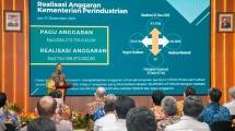 Menteri Perindustrian Agus Gumiwang Kartasasmita 