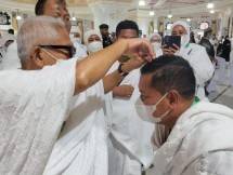  Wapres Ma&rsquo;ruf Amin Potong Rambut KASAL Laksamana TNI Yudo Margono (Foto Dispenal) 