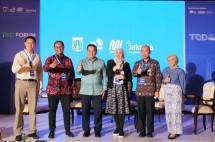 Direktur PT Jababeka Tbk Sutedja Sidarta Darmono (kiri) dalam diskusi TOD Forum 2022