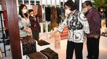 Sri Mulyani melihat Produk UMKM Indonesia