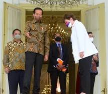 Direktur Pelaksana Kristalina Georgieva bersama Presiden Jokowi