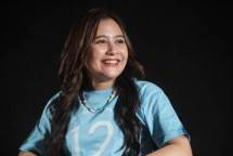 Artis Prilly Latuconsina Mengiba pada Sutradara Film 12 Cerita Glen Anggara.