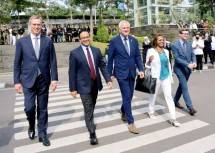  Gubernur Anies Ajak Duta Besar Uni Eropa dan Bos EIB Jajal Catwalk Citayem Fashion Week 