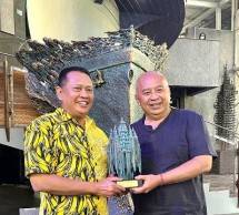 Ketua MPR RI dan pematung I Nyoman Nuarta