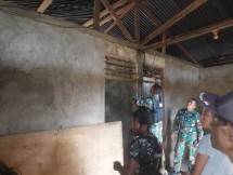 Satgas Yonif 126 KC Perbaiki Instalasi Listrik Warga Keerom Papua