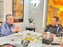 Ketua MPR RI Bambang Soesatyo bersama Gubernur Bank Indonesia Perry Warjiyo 