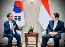 Presiden RI Jokowi dan Presiden Korsel Yoon Suk-yeol