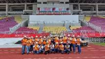Pgs Direktur Enterprise & Business Service Telkom Venusiana (belakang tengah) bersama SATGAS ASEAN Para Games XI TelkomGroup melakukan peninjauan di venue Stadion Manahan 