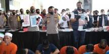 Polda Jateng menggelar konferensi pers kasus menonjol yang berhasil diungkap oleh jajaran selama bulan Juli 2022, dan ada 8 kasus yang berhasil diungkap dengan jumlah tersangka yang berhasil diamankan sebanyak 25 orang.foto: tribratanews