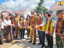 Kementerian PUPR Lakukan Serah Terima Penghunian 300 Unit Huntap di Pulau Adonara Flores Timur