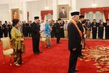 Presiden Jokowi Anugerahkan Tanda Kehormatan kepada Delapan Tokoh (Foto Setkab)