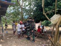Satgas Pamtas RI PNG Yonif Raider 142 KJ Lakukan Komsos dengan Tokoh Masyarakat