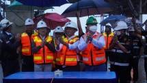 Pastikan Hilirisasi di Freeport Berjalan, Bahlil Lepas Kapal Pengangkut Tembaga ke PT Smelting di Gresik