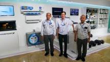 Kiri ke kanan :Hari Soeryawan, BU Head AC PT Panasonic Manufacturing Indonesia, Daniel Suhardiman, Vice President Director PT Panasonic Manufacturing Indonesia dan Hari Wahyudi, BU Head IAQ PT Panasonic Manufacturing Indonesia