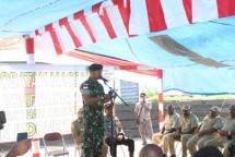 Satgas Pamtas Yonif Raider 142KJ Gelar Bakti Sosial dan Bagikan Bibit Pinang Sambut HUT RI Ke77 