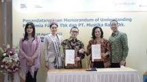 Penandatanganan nota kesepahaman (MOU) antara PT Mustika Ratu Tbk (MRAT) dengan PT Kimia Farma Tbk (KAEF) di Kantor Pusat Kimia Farma di Jl Veteran Jakarta Pusat, Kamis (18/08/2022). 
