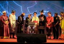 Sekretaris Kemenparekraf Ni Wayan Giri Adnyani membuka Festival Adat dan Budaya Nasional I di Klungkung, Bali, Kamis (18/8/2022).