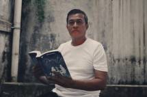Balai Pustaka Terbitkan Buku Kumpulan Puisi Memo Kemanusiaan Karya Sastrawan Akhmad Sekhu 