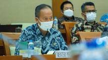 Menteri Perindustrian Agus Gumiwang Kartasasmita 