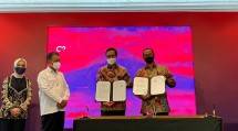 Penandatanganan kontrak kerja sama antara Jababeka Infrastruktur dengan Pertamina NRE