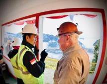 Presiden Jokowi Melihat Sejarah Pertambangan PT. Freeport Indonesia di Grasberg