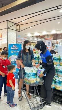 Meriahkan Hari Pelanggan Nasional, Food Station Luncurkan Produk Baru Beras FS Pulen Wangi di Aeon Cakung 