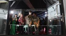 Director PT. Jababeka Tbk Sutedja Sidarta Darmono bersama Kepala BPSDMI Kemenperin Arus Gunawan saat meresmikan FabLab Correctio
