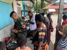 TMC Satgas Pamtas Yonif Raider 142 KJ Tingkatkan Kesehatan Masyarakat Papua