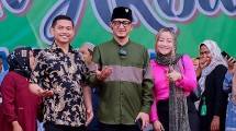 Ustaz Zacky Mirza Hadiri Puncak Reuni Akbar SMP 13 Tebo, Pengusaha Dwi Hartono: Seluruh Agenda Berjalan Sukses
